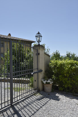 Sockelleuchte Roma Nr. 90420 | große, viereckige Toskana Mauerleuchte von Surya